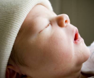 ぐっすり眠る赤ちゃんを撮影した可愛い写真
