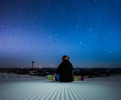 photo-snowboader-back-star-night